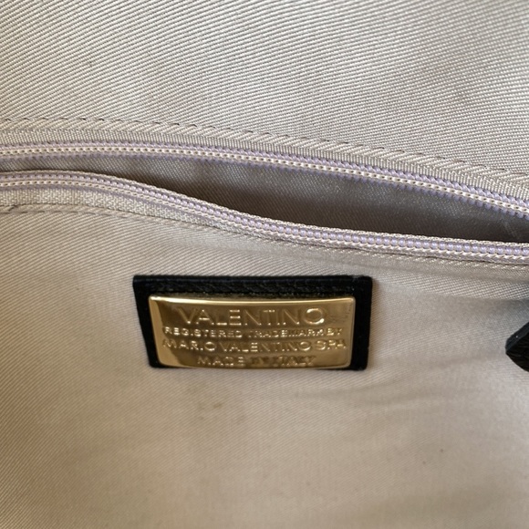 VALENTINO BY MARIO VALENTINO Large shoulder bag. - Picture 4 of 4